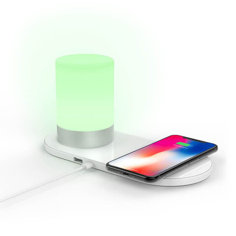 RGB vezeték nélküli töltőállomással működő lámpa (iPhone vagy Android telefonhoz)